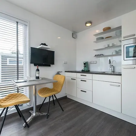 Boatlodge Antigua * Maastricht