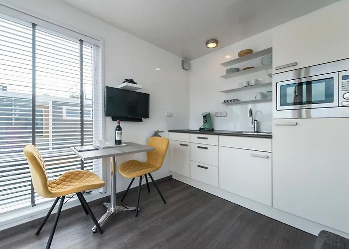 Boatlodge Antigua * Маастрихт