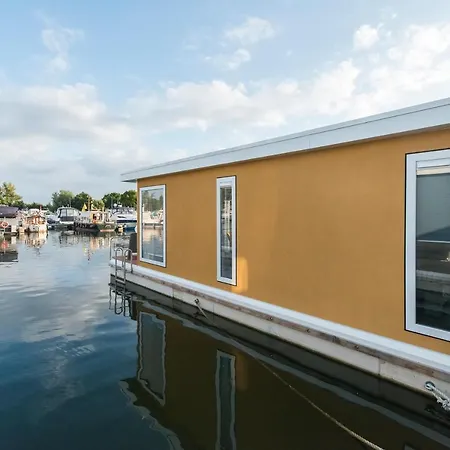 Boatlodge Antigua * Maastricht