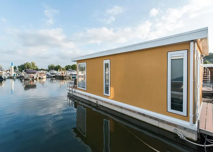 Boatlodge Antigua * מאסטריכט